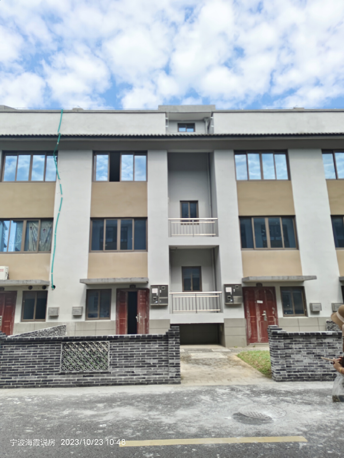 西坞联排别墅178平方4-2-2 二手房