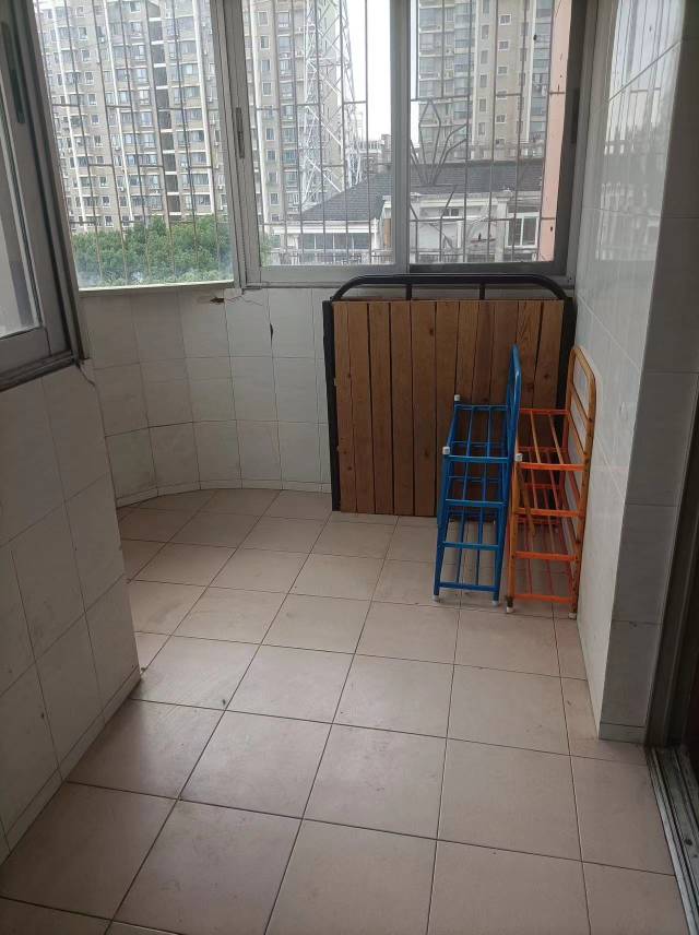 牡丹小区(海曙)，3室2厅1卫，85㎡，普装，租金1800元/月 租房