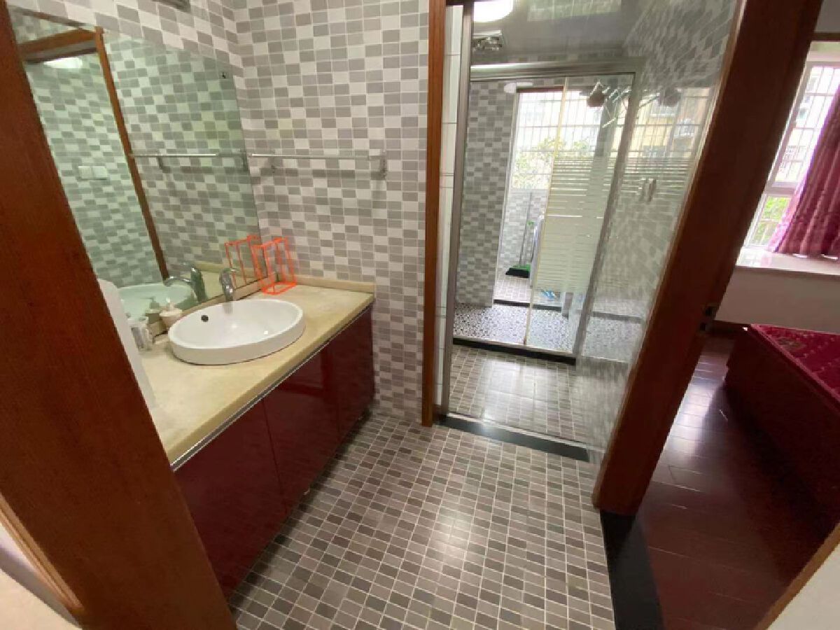 上冯新村，3室2厅1卫，103㎡，普装，售价90万 二手房