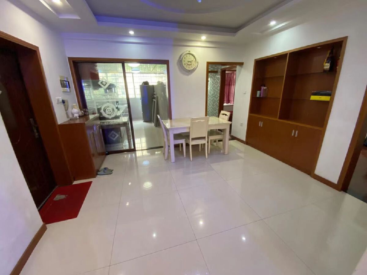 上冯新村，3室2厅1卫，103㎡，普装，售价90万 二手房