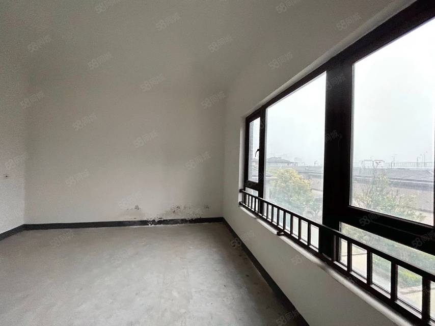 华堂嘉园，4室2厅3卫，167.00㎡，毛坯，售价750万 二手房