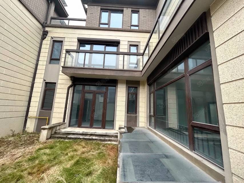 华堂嘉园，4室2厅3卫，167.00㎡，毛坯，售价750万 二手房