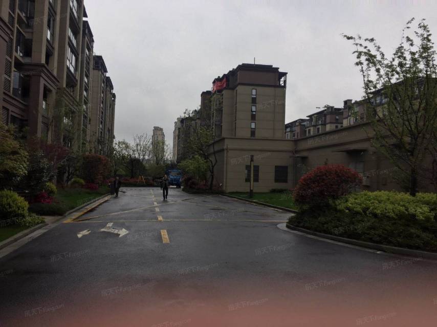 壹号院，3室2厅1卫，113.00㎡，毛坯，售价400万 二手房