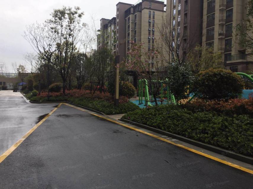 壹号院，3室2厅1卫，113.00㎡，毛坯，售价400万 二手房