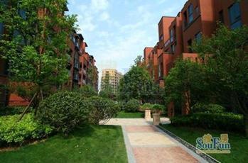 水岸枫情，2室2厅1卫，90.00㎡，精装，售价210万 二手房