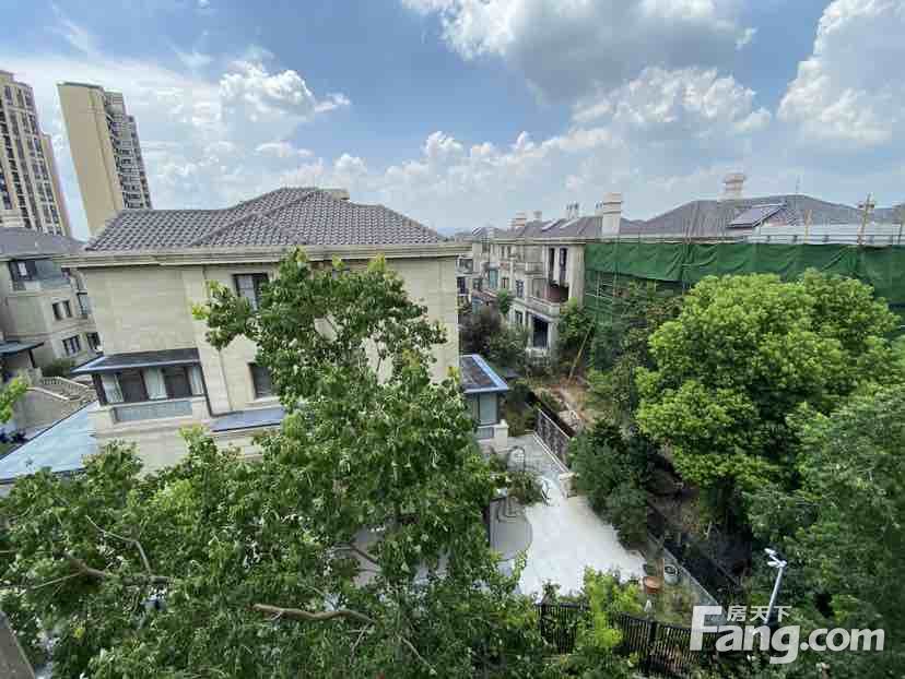 海悦府，4室2厅3卫，241.00㎡，精装，售价610万 二手房