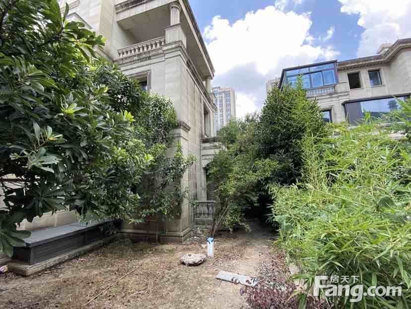 海悦府，4室2厅3卫，241.00㎡，精装，售价610万 二手房