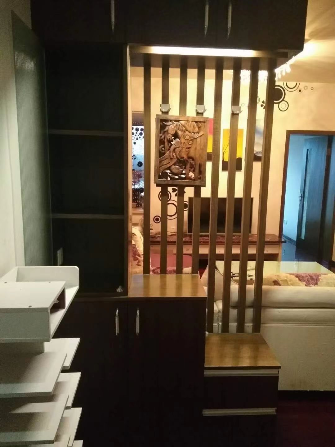 盛世华城，2室2厅1卫，76㎡，精装，租金2500元/月 租房