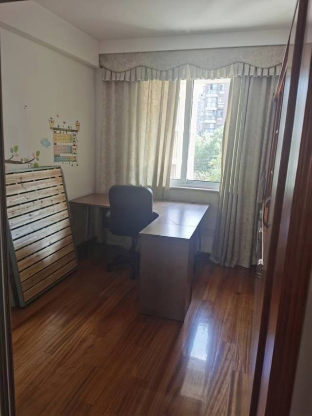 盛世华城，3室2厅1卫，102㎡，精装，租金3000元/月 租房