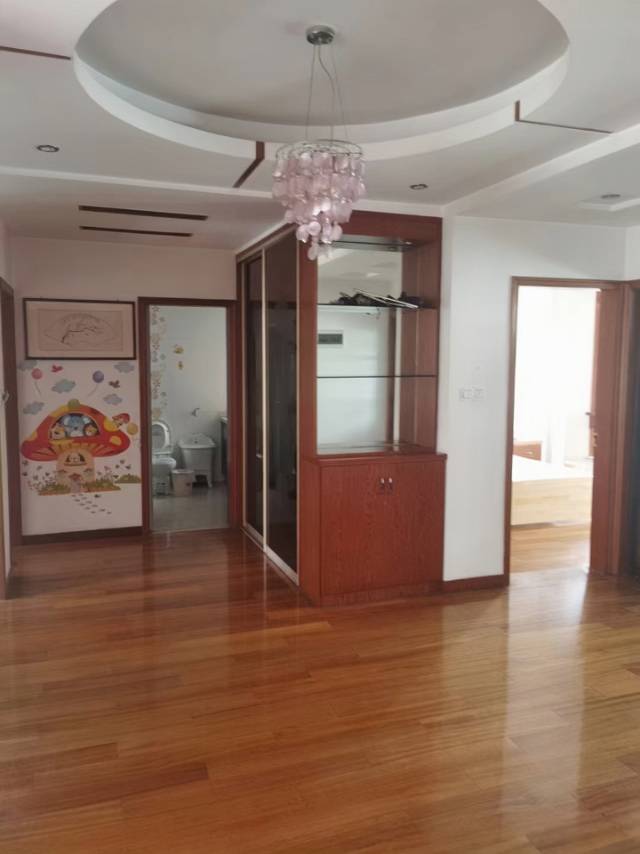 盛世华城，3室2厅1卫，102㎡，精装，租金3000元/月 租房