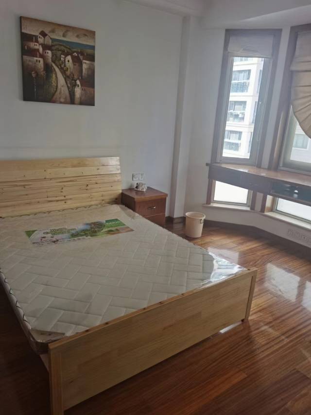 盛世华城，3室2厅1卫，102㎡，精装，租金3000元/月 租房