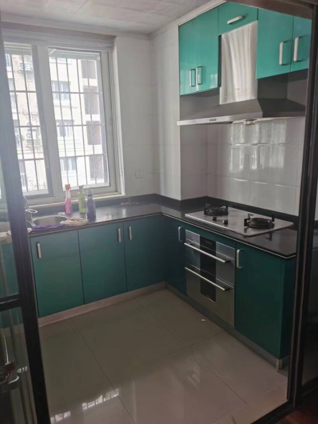 盛世华城，3室2厅1卫，102㎡，精装，租金3000元/月 租房