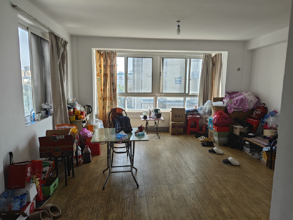 薛家新家园，2室2厅1卫，80.00㎡，精装，租金2300.00元/月 租房