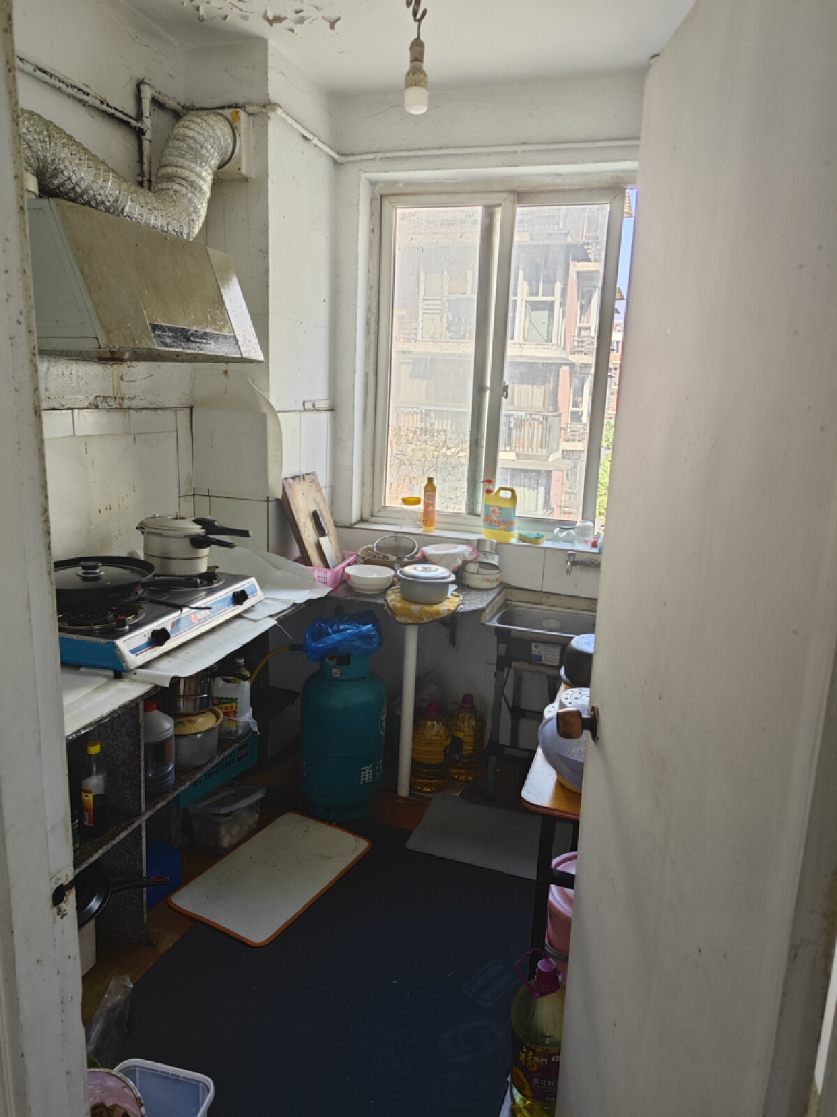 薛家新家园，2室2厅1卫，80.00㎡，精装，租金2300.00元/月 租房