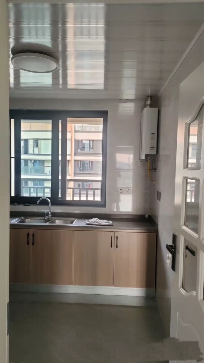 宝龙雅戈尔江汇城，4室2厅2卫，116㎡，精装，租金3800元/月 租房