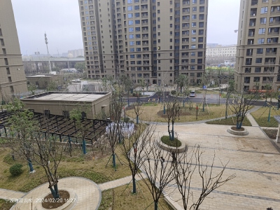 博馨苑，3室2厅2卫，110㎡，毛坯，售价165万