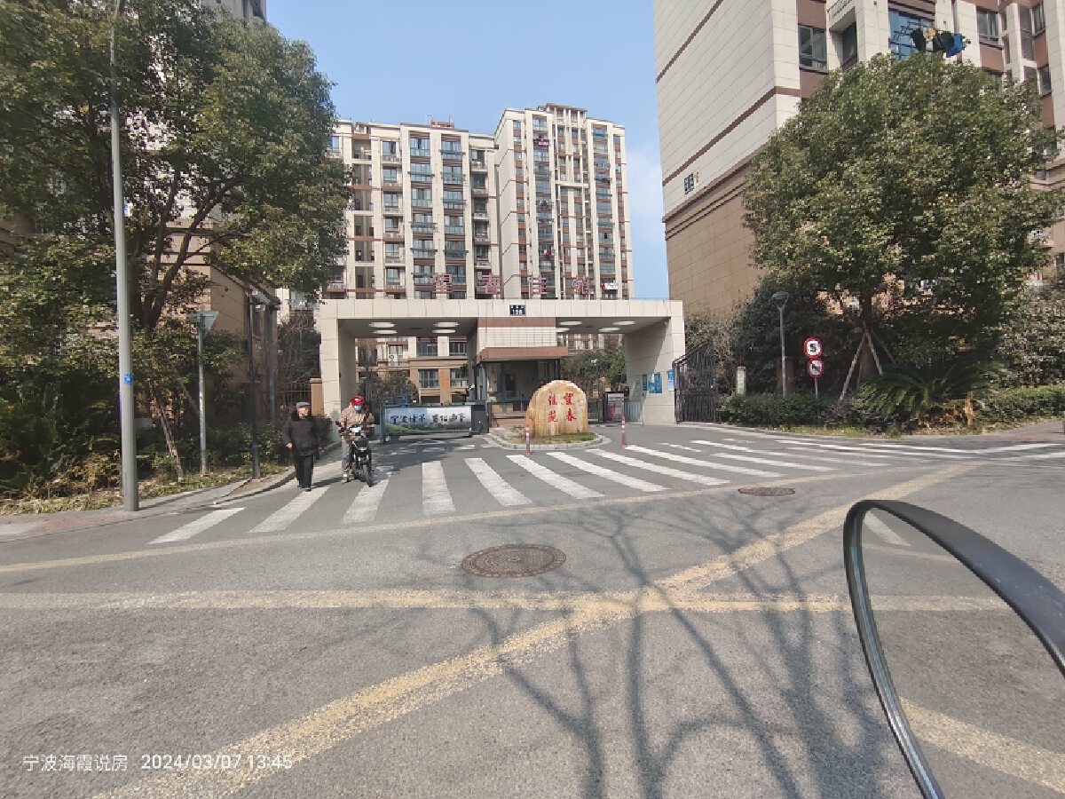 望春佳苑，2室2厅1卫，70㎡，精装，售价150万 二手房