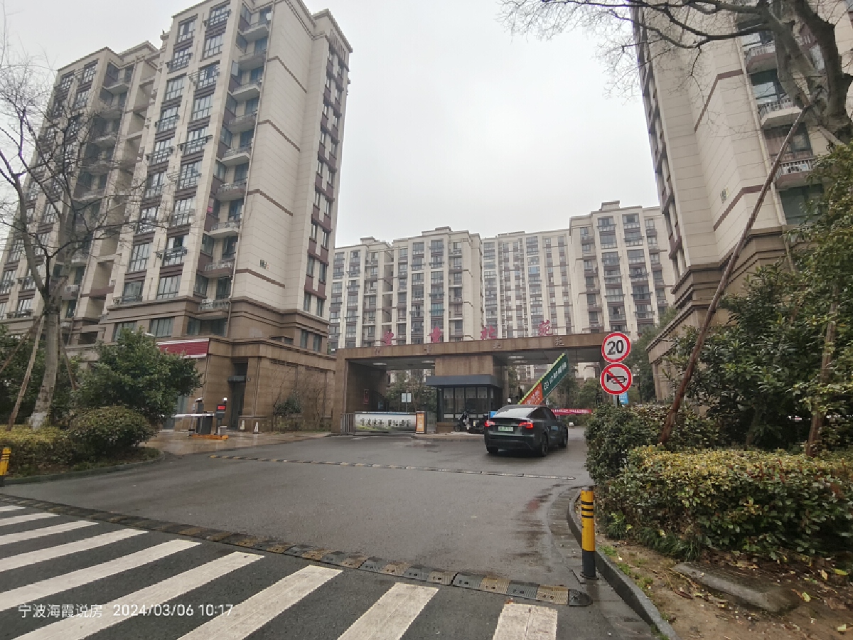 望童北苑，2室2厅1卫，80㎡，租金2450元/月 租房