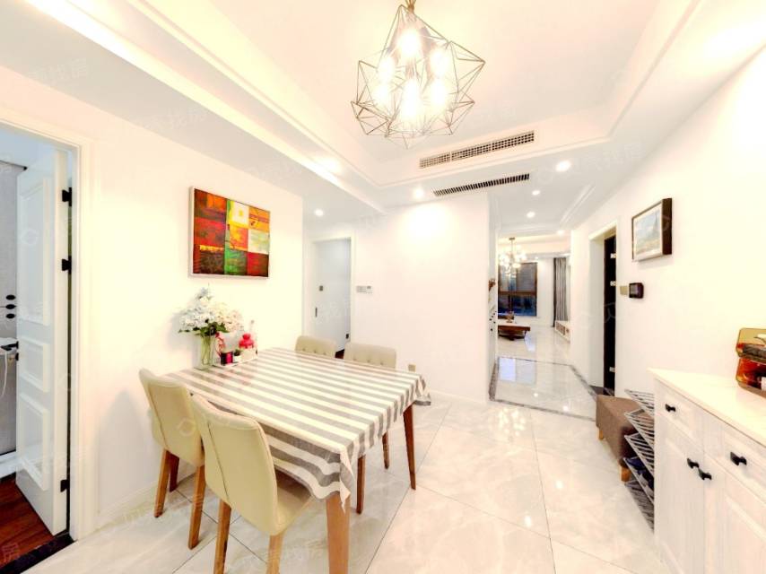 维科馨院西区，4室2厅2卫，127.57㎡，精装，售价278万 二手房