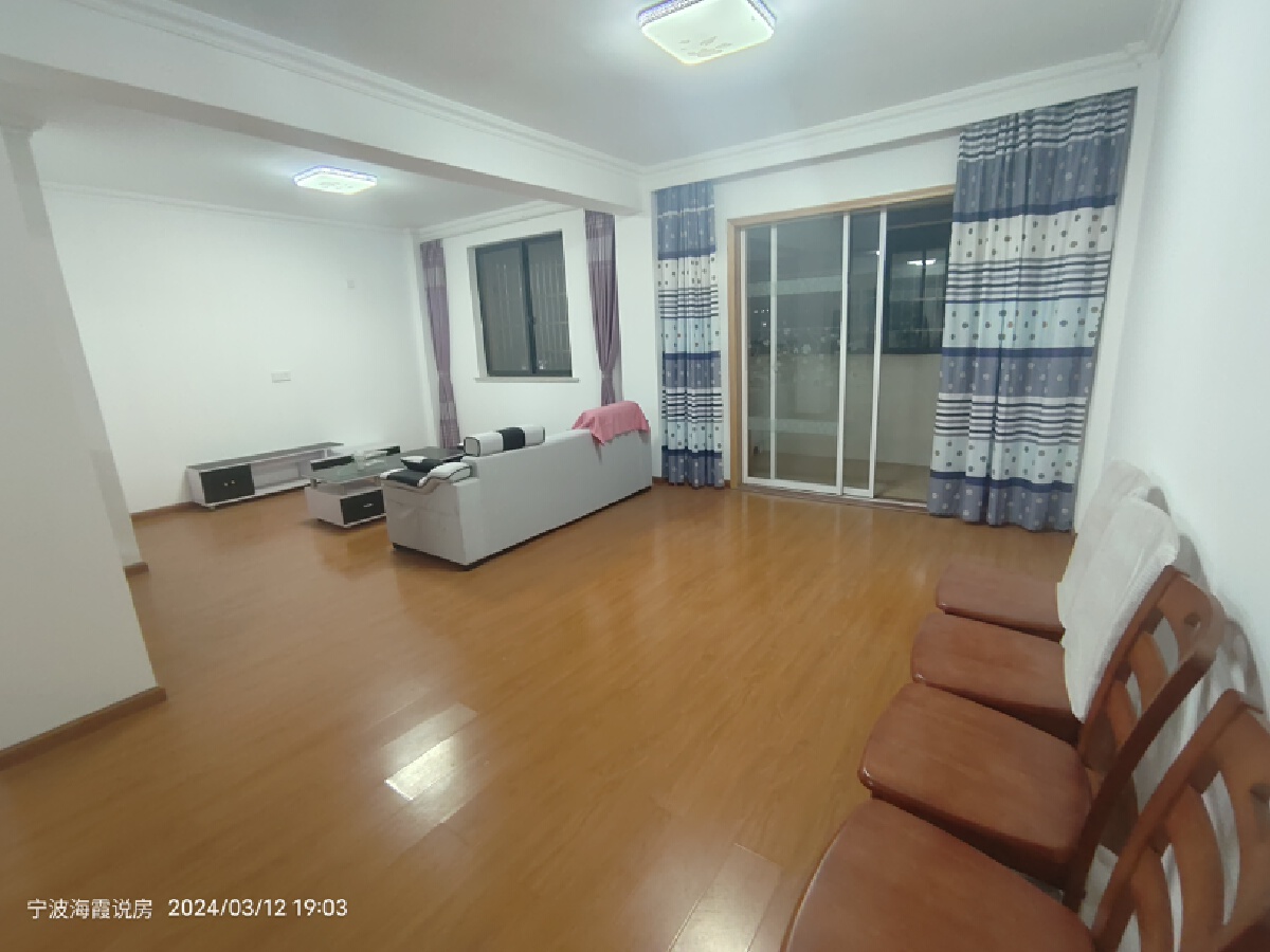 雷峰新村，2室2厅1卫，105㎡，精装，售价120万 二手房