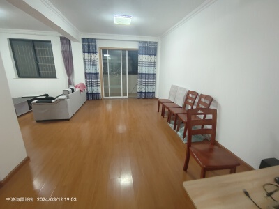 雷峰新村，2室2厅1卫，105㎡，精装，售价120万