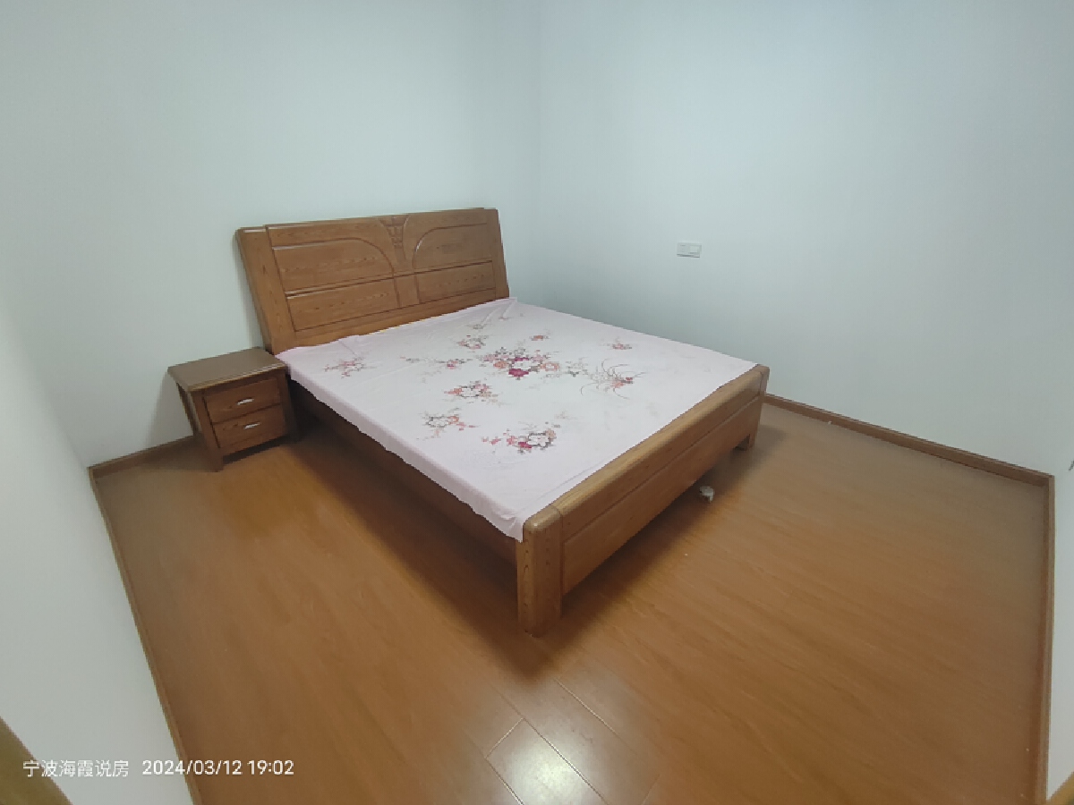 雷峰新村，2室2厅1卫，105㎡，精装，售价120万 二手房