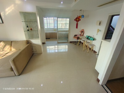 桥弄新村，3室2厅1卫，101㎡，精装，售价205万