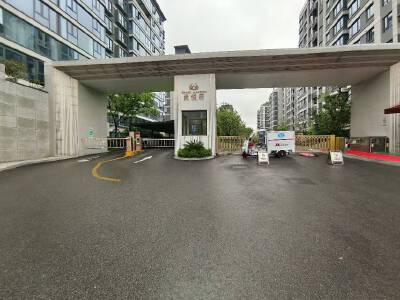 保利天悦，3室2厅2卫，96.41㎡，精装，售价380.00万