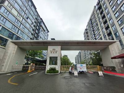 保利天悦，4室2厅2卫，122.52㎡，售价410.00万