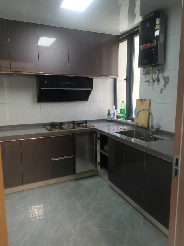 姚丰铭府，3室2厅1卫，110㎡，精装，租金3600元/月 租房