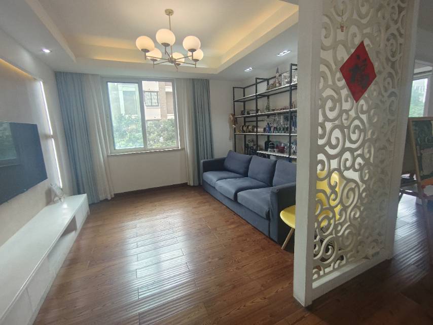 盛世华城，3室2厅1卫，95.8㎡，售价215万 二手房