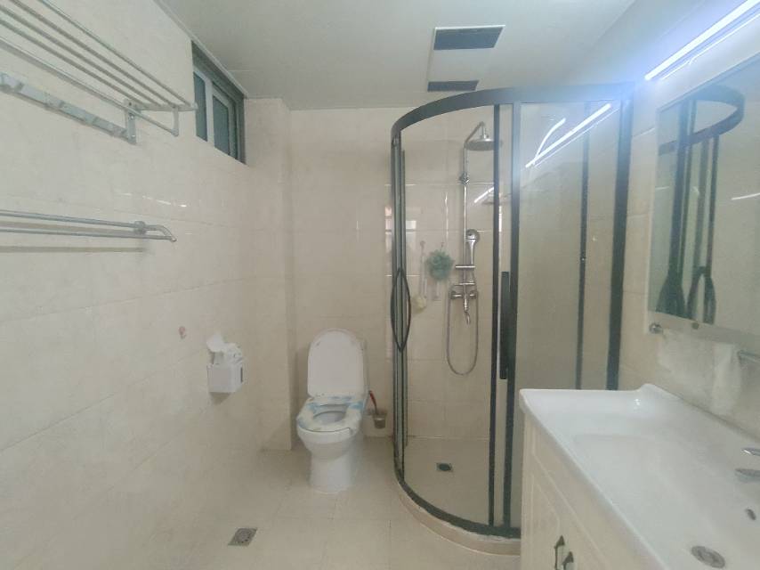 盛世华城，3室2厅1卫，95.8㎡，售价215万 二手房