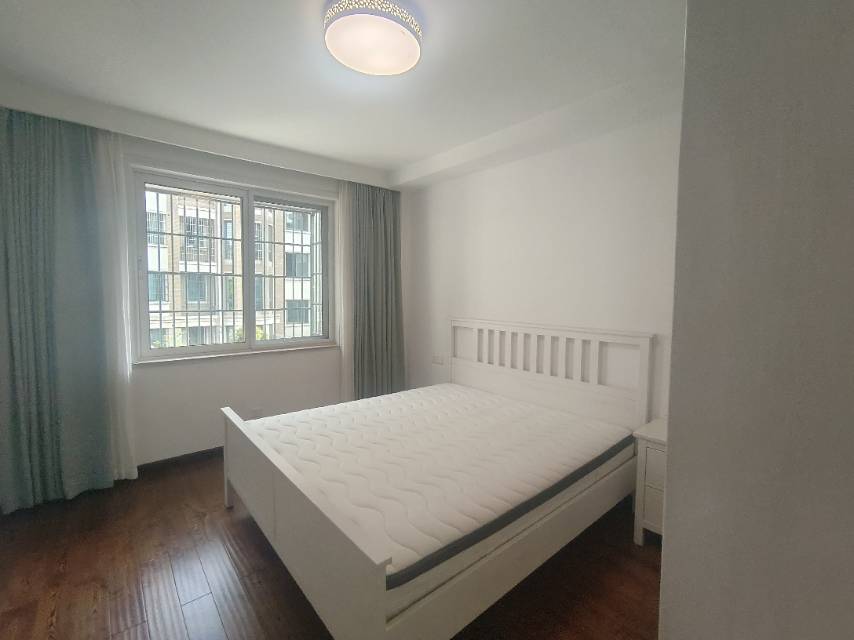 盛世华城，3室2厅1卫，95.8㎡，售价215万 二手房