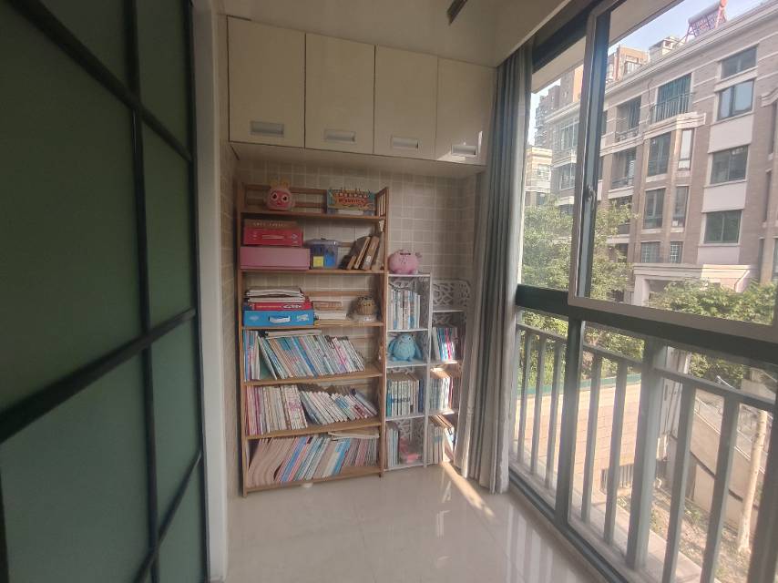 盛世华城，3室2厅1卫，95.8㎡，售价215万 二手房