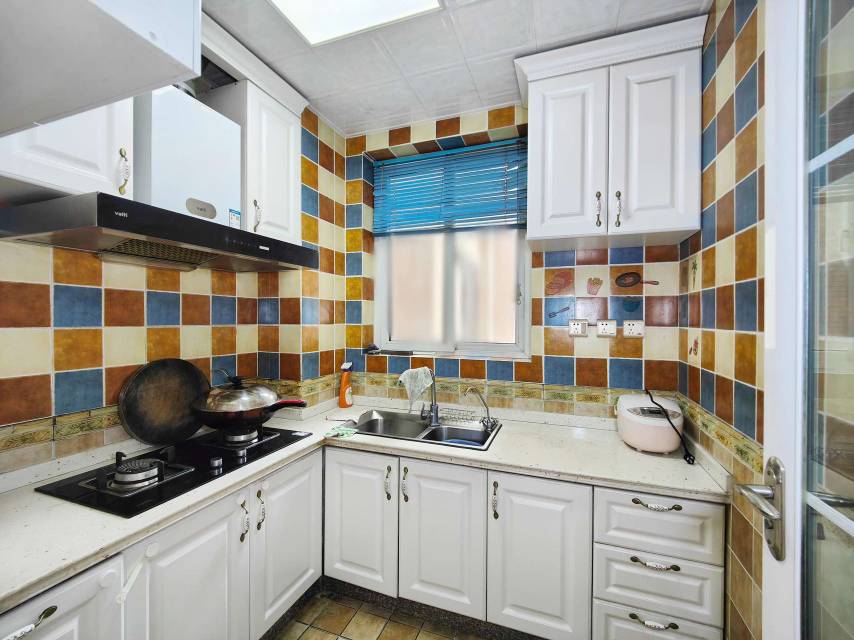 隆鑫印象城邦，2室2厅1卫，75.00㎡，精装，售价78.8万 二手房