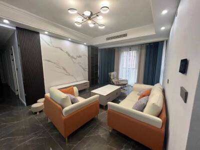 隆鑫印象城邦，4室2厅2卫，114㎡，豪装，售价130万