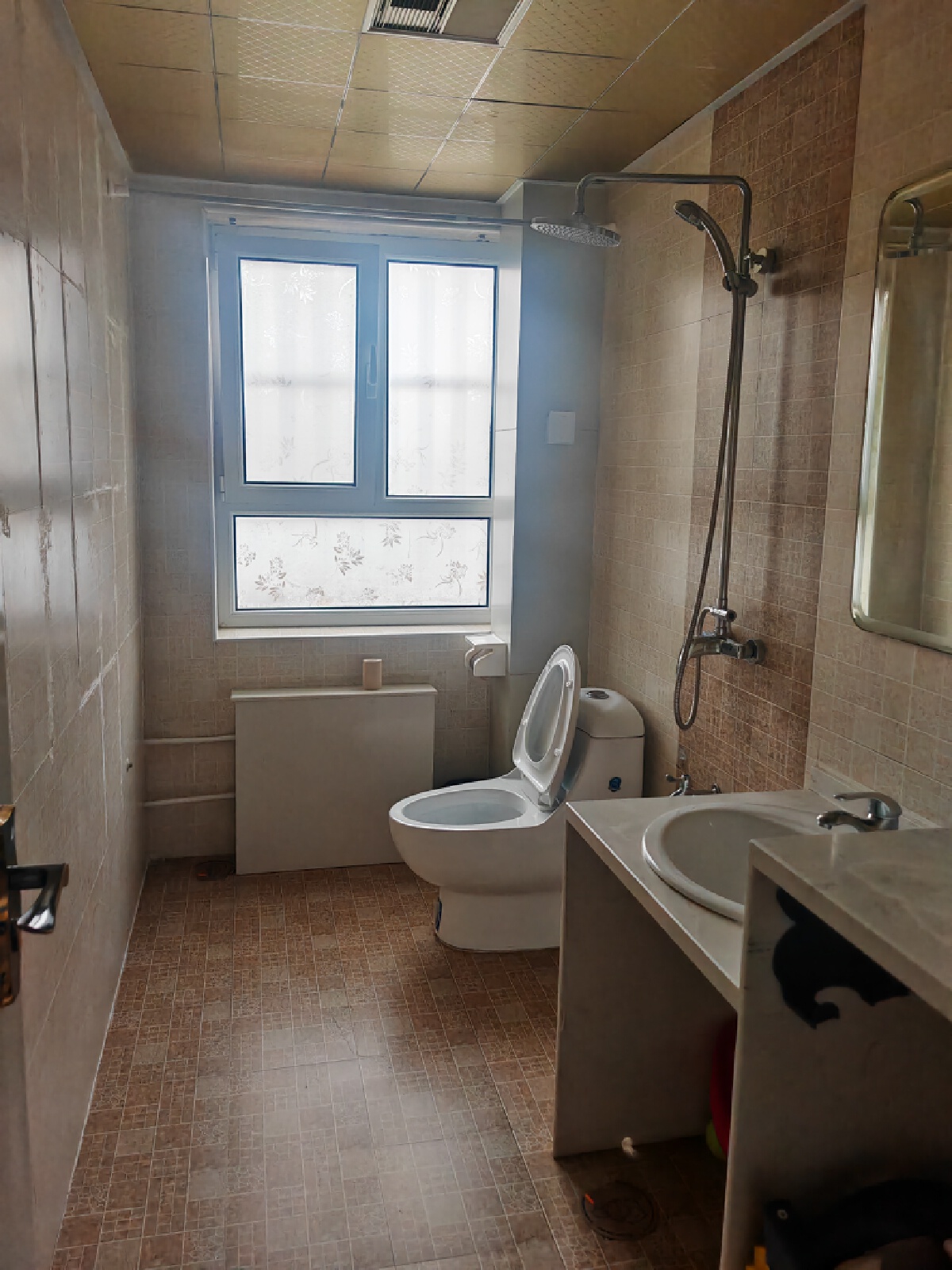 南湘园，3室2厅2卫，141㎡，售价71万 二手房