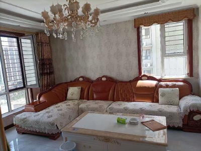 名人嘉苑，3室2厅2卫，135㎡，精装，售价113万