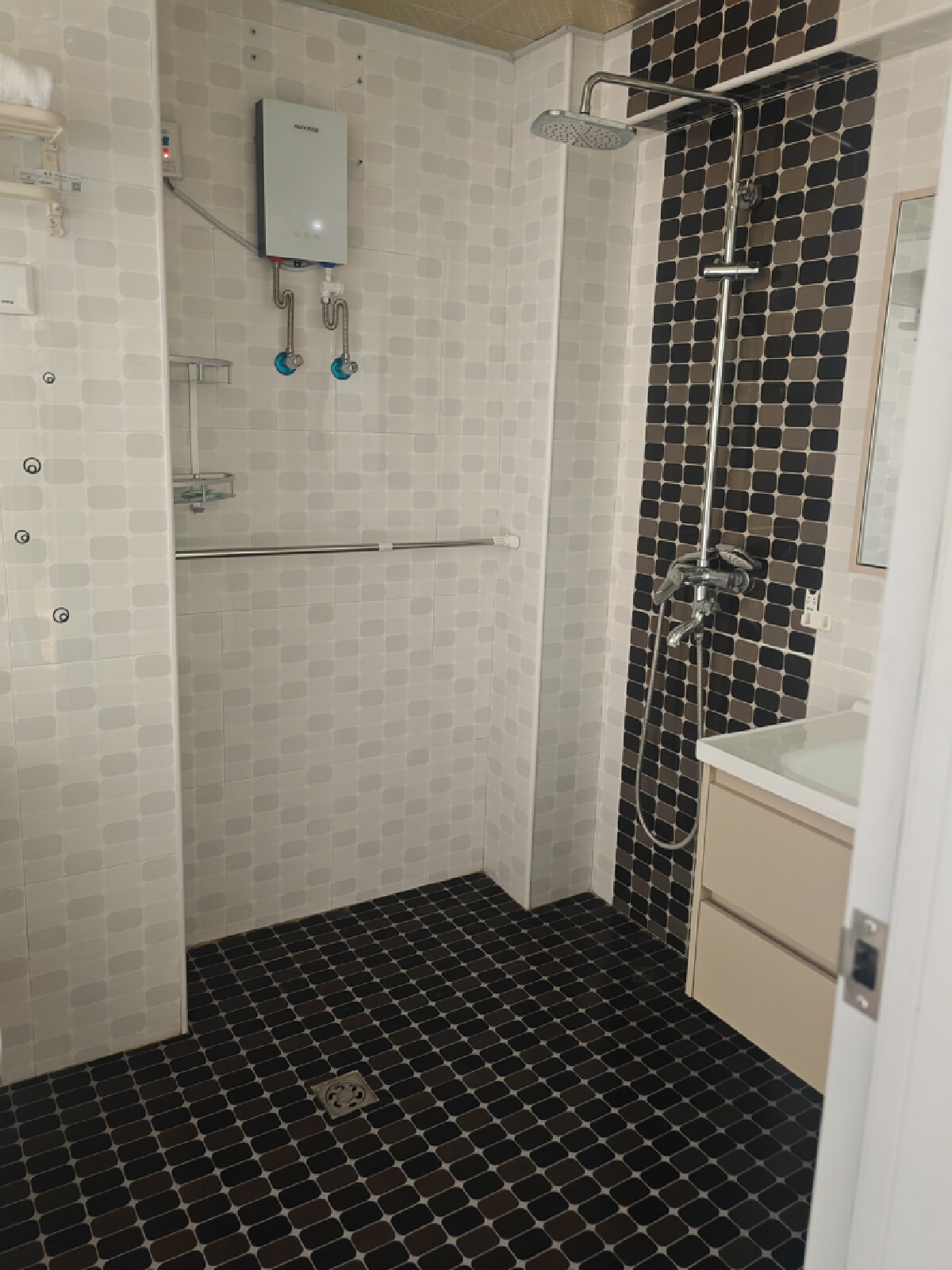 南湘园，3室2厅2卫，141㎡，售价71万 二手房