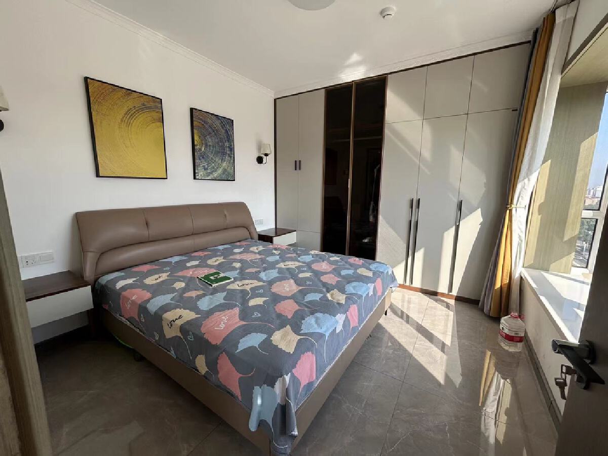 3室2厅1卫，132㎡，售价104万 二手房