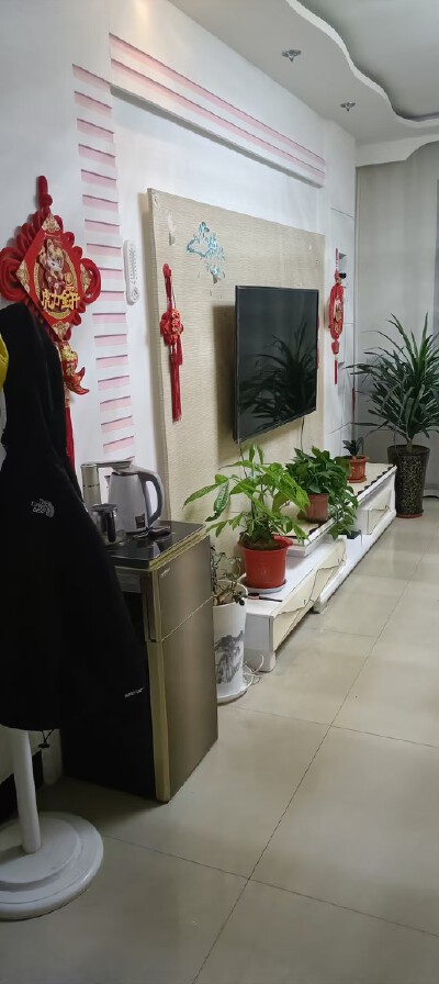 3室2厅1卫，132㎡，售价104万