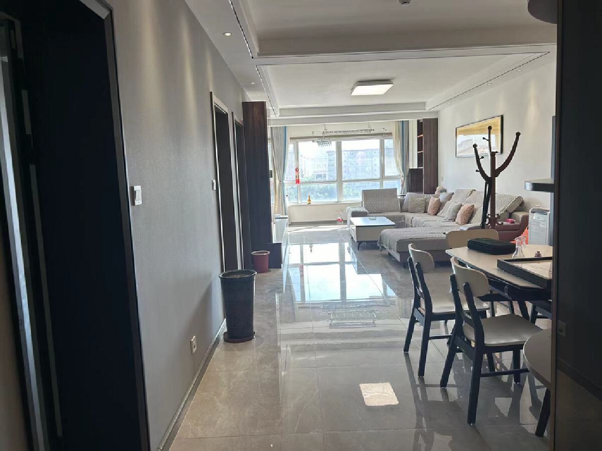 3室2厅1卫，132㎡，售价104万 二手房