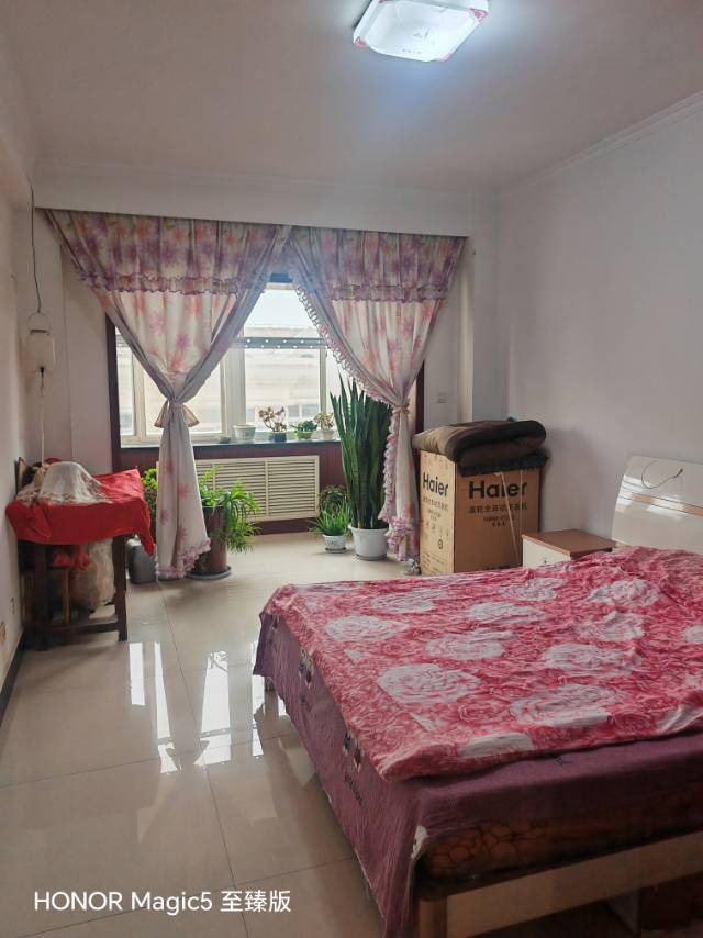 3室2厅2卫，141㎡，售价65.8万 二手房