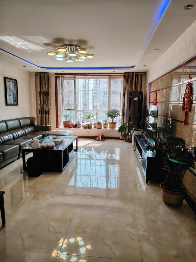 4室2厅2卫，167㎡，售价89万 二手房