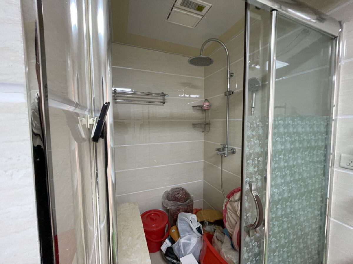 尚东书苑，3室2厅1卫，135㎡，精装，售价66万 二手房