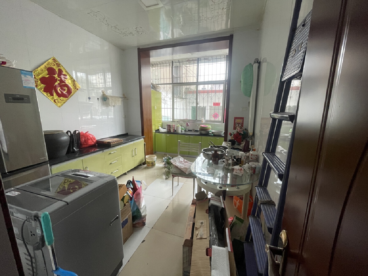 吕梁煤运小区，2室2厅1卫，80㎡，普装，售价56万 二手房