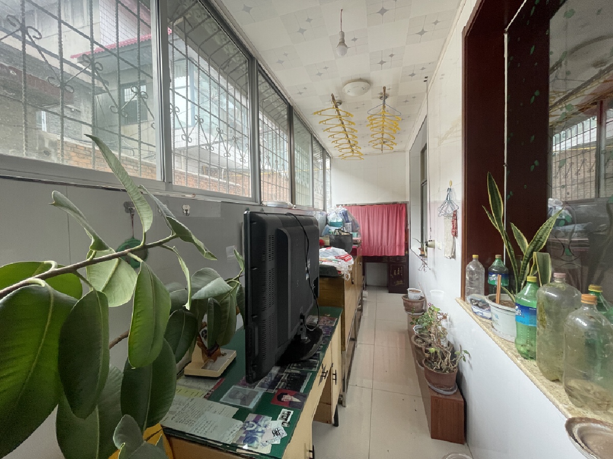 吕梁煤运小区，2室2厅1卫，80㎡，普装，售价56万 二手房