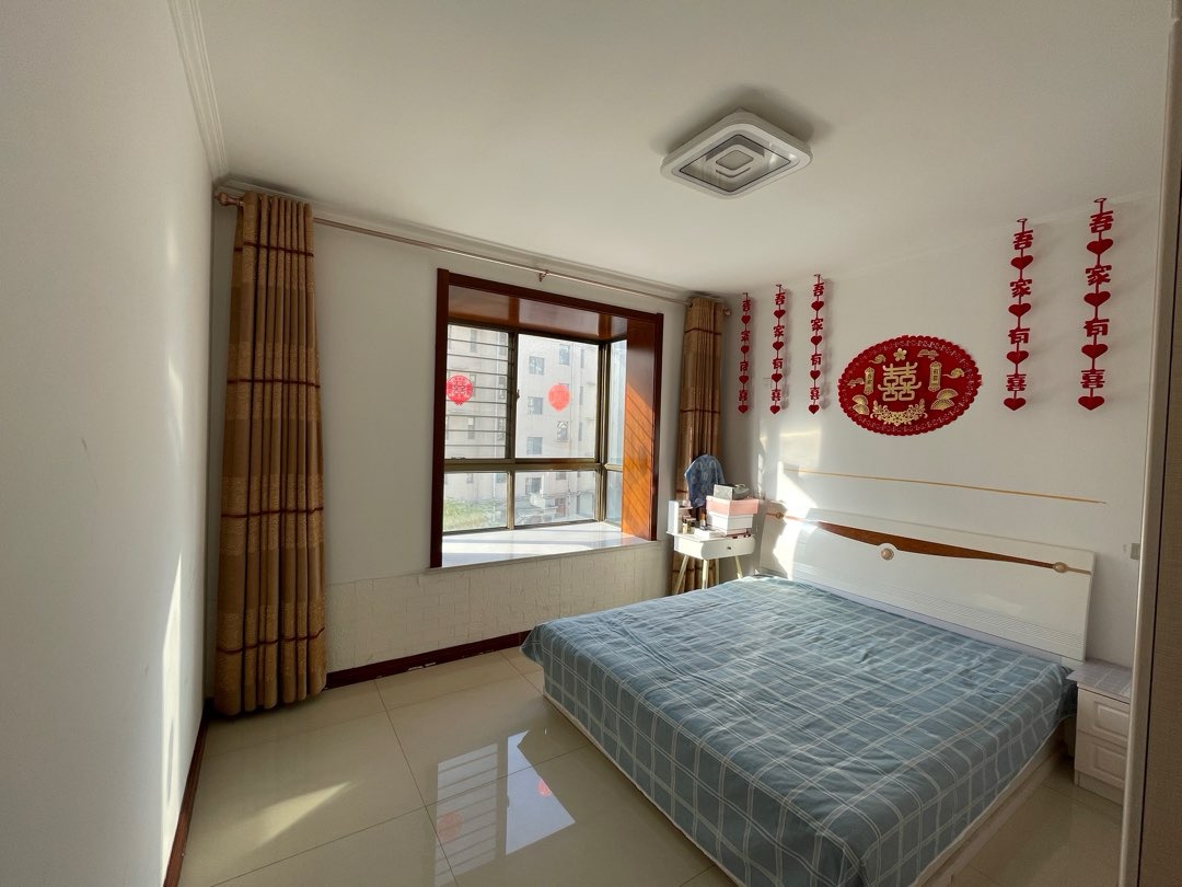 罡海小区，3室2厅1卫，110㎡，精装，售价37万 二手房