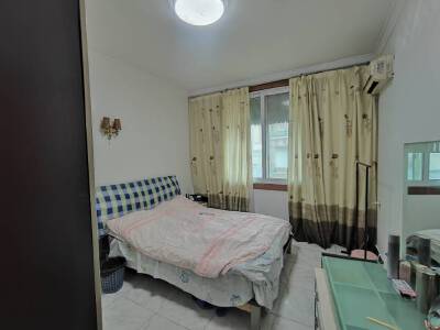 岳巷子68号，2室1厅1卫，96㎡，简装，售价50万