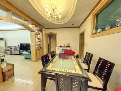 群益路140号院，3室2厅2卫，150㎡，售价75万